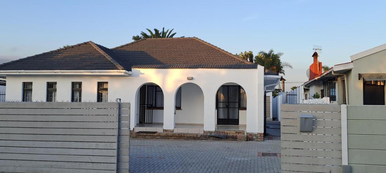 Haresca Luxury Accommodation Parow Cape Town Exterior photo